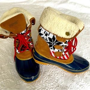 Khombu Jenna Winter boots. Nice condition. Very cute. Size 7M